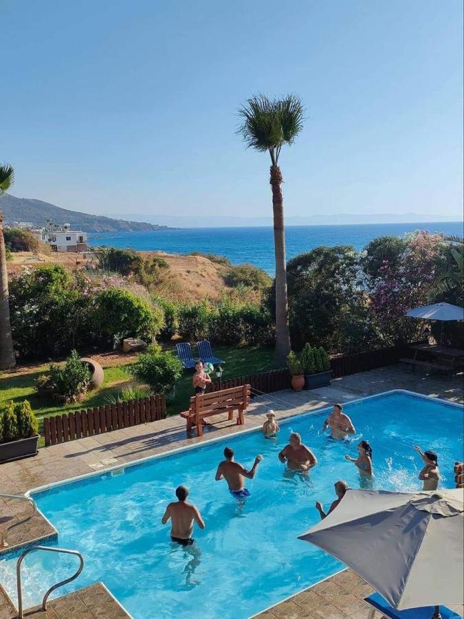 Kanalli Apartments Pomos Buitenkant foto