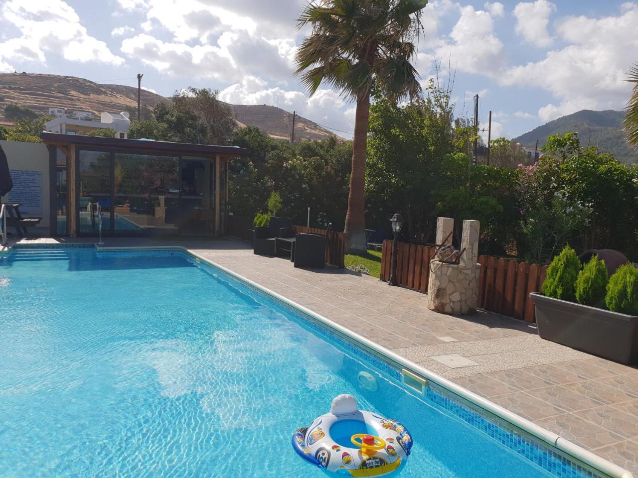 Kanalli Apartments Pomos Buitenkant foto