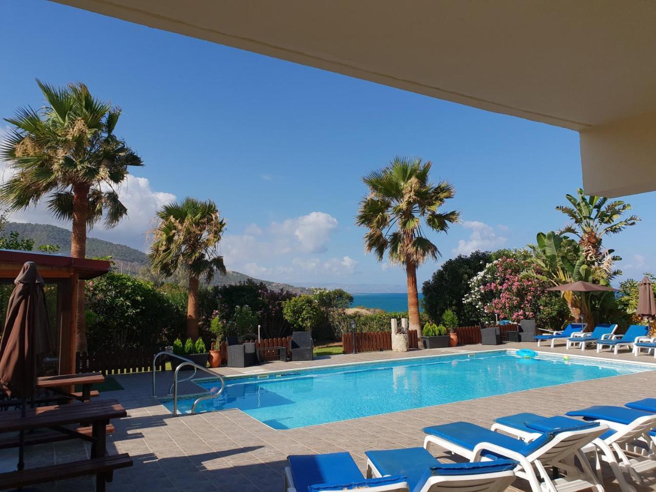 Kanalli Apartments Pomos Buitenkant foto